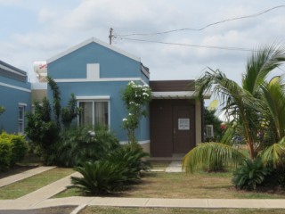 Jacaranda Homes, St. Catherine, Jamaica - House for Lease/rental